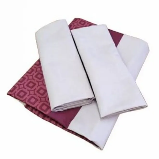 Juego de sábanas estampado rojo con rayas